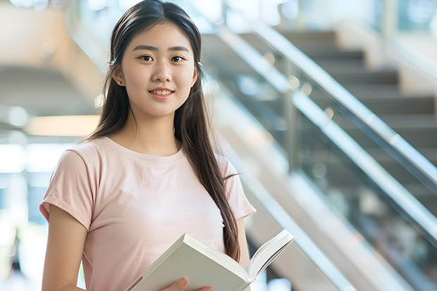 传媒类艺考生可以考什么大学？请问专业前景？大家知道哈尔滨哪里艺考培训最好吗？